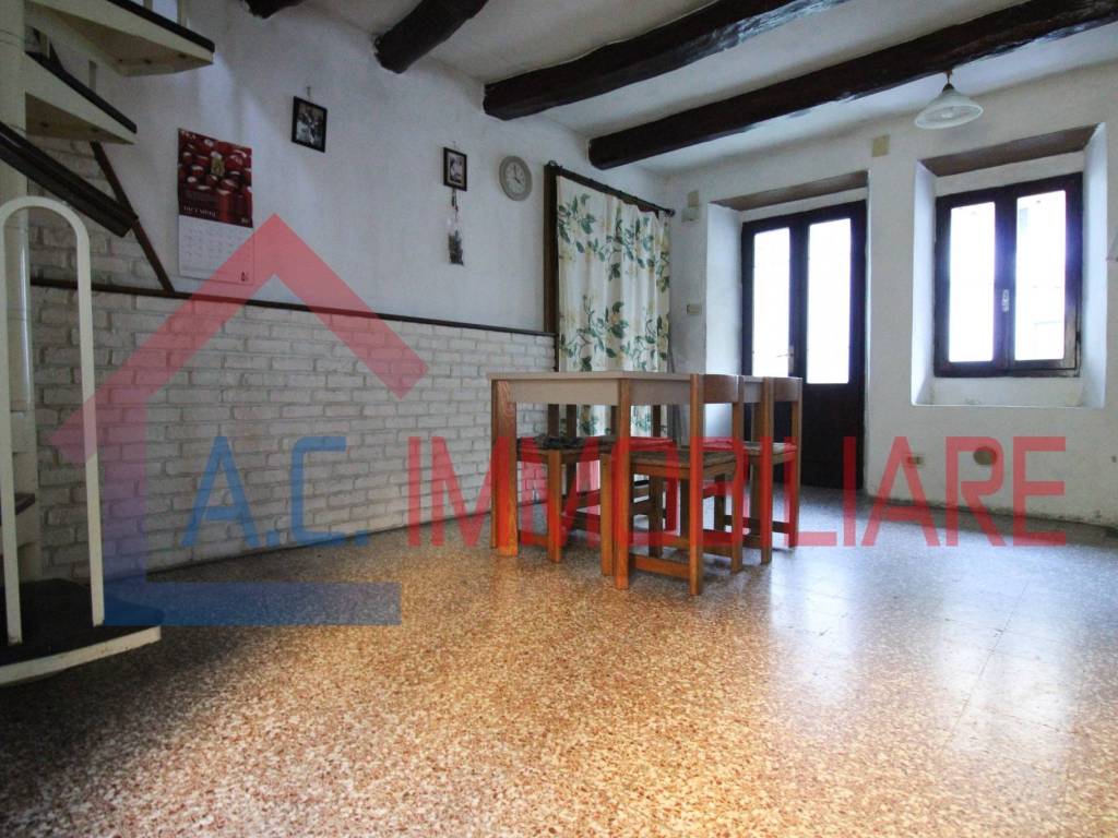 Appartamento a Vergiate in Via Felice Cavallotti, 6 - Foto 5