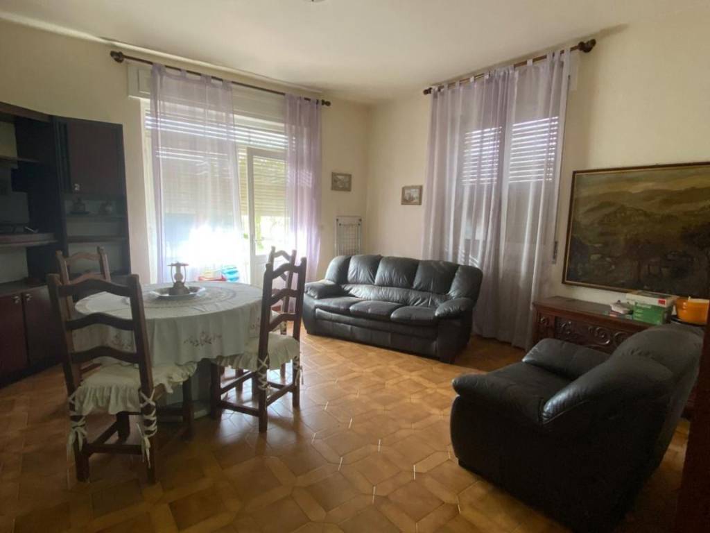 Villa a Sesto calende in Via Golasecca - Foto 3
