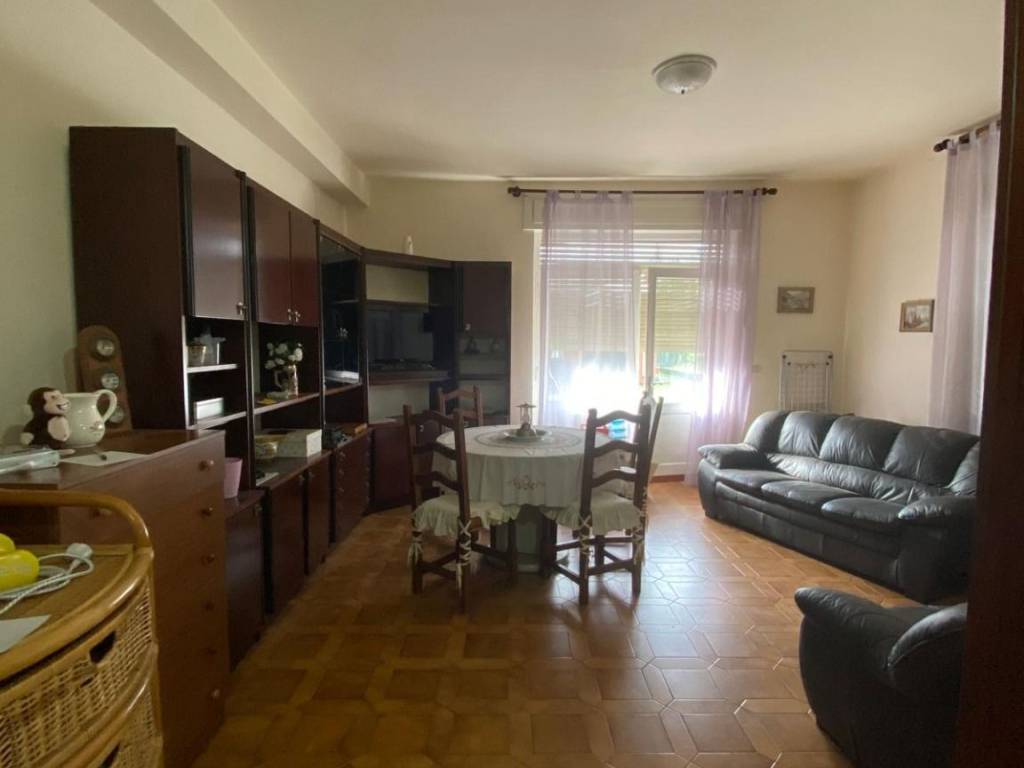 Villa a Sesto calende in Via Golasecca - Foto 4