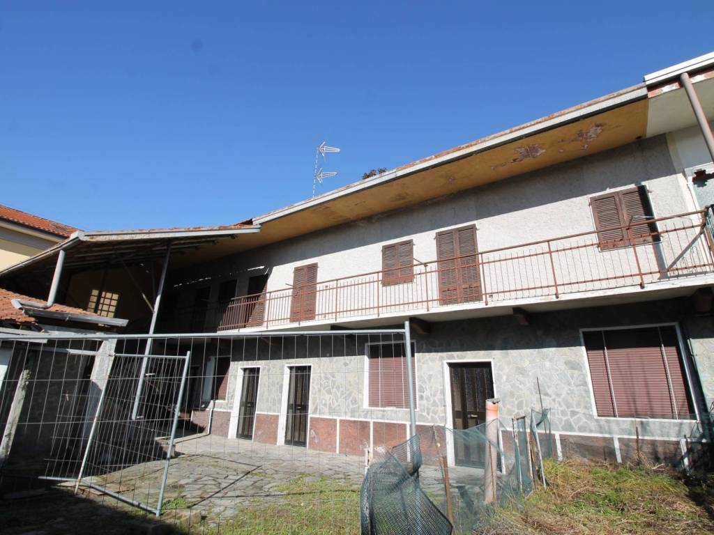 Casa indipendente a Lonate pozzolo in Via Edmondo De Amicis, 12 - Foto 4