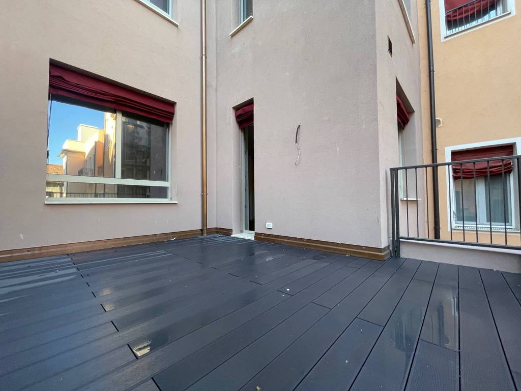 Immobile a Ferrara in Piazza Saint Etienne - Foto 2