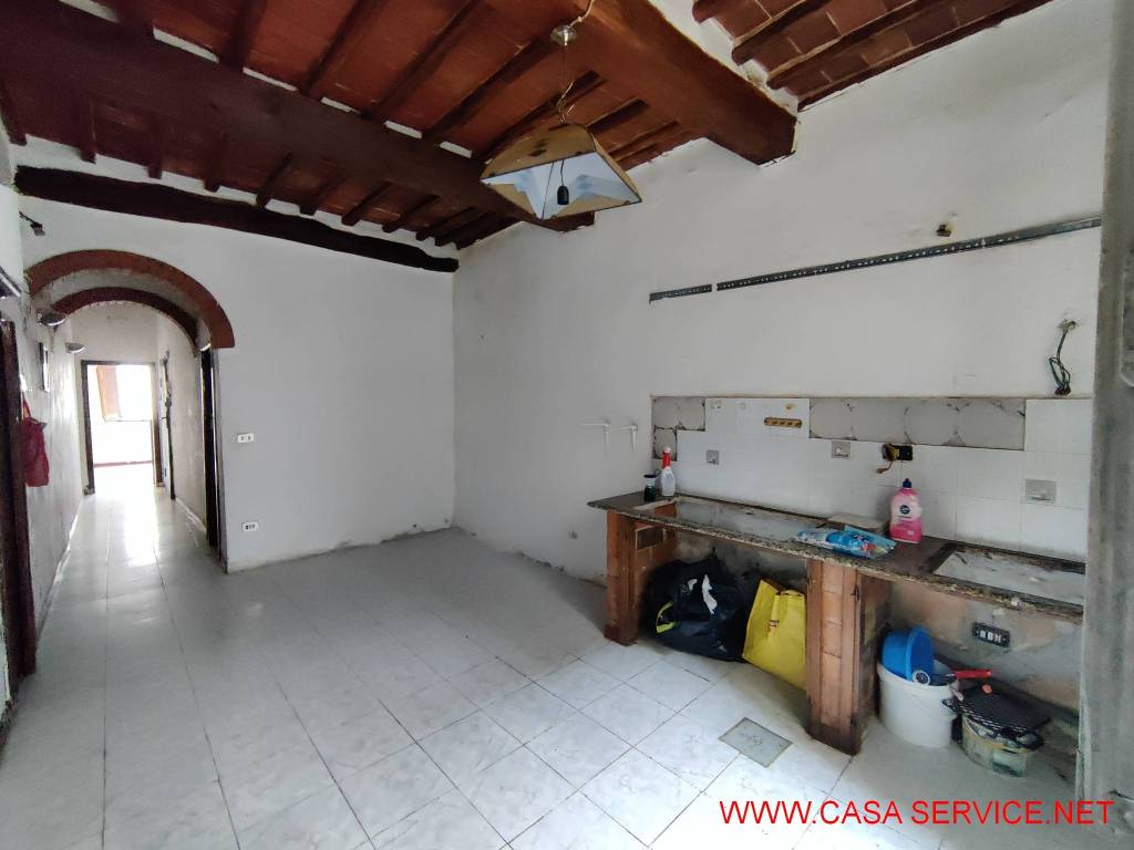 Appartamento a Montevarchi in Via Roma - Foto 4