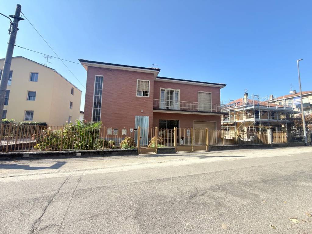 Appartamento a Binasco in Via Santa Maria, 14 - Foto 2