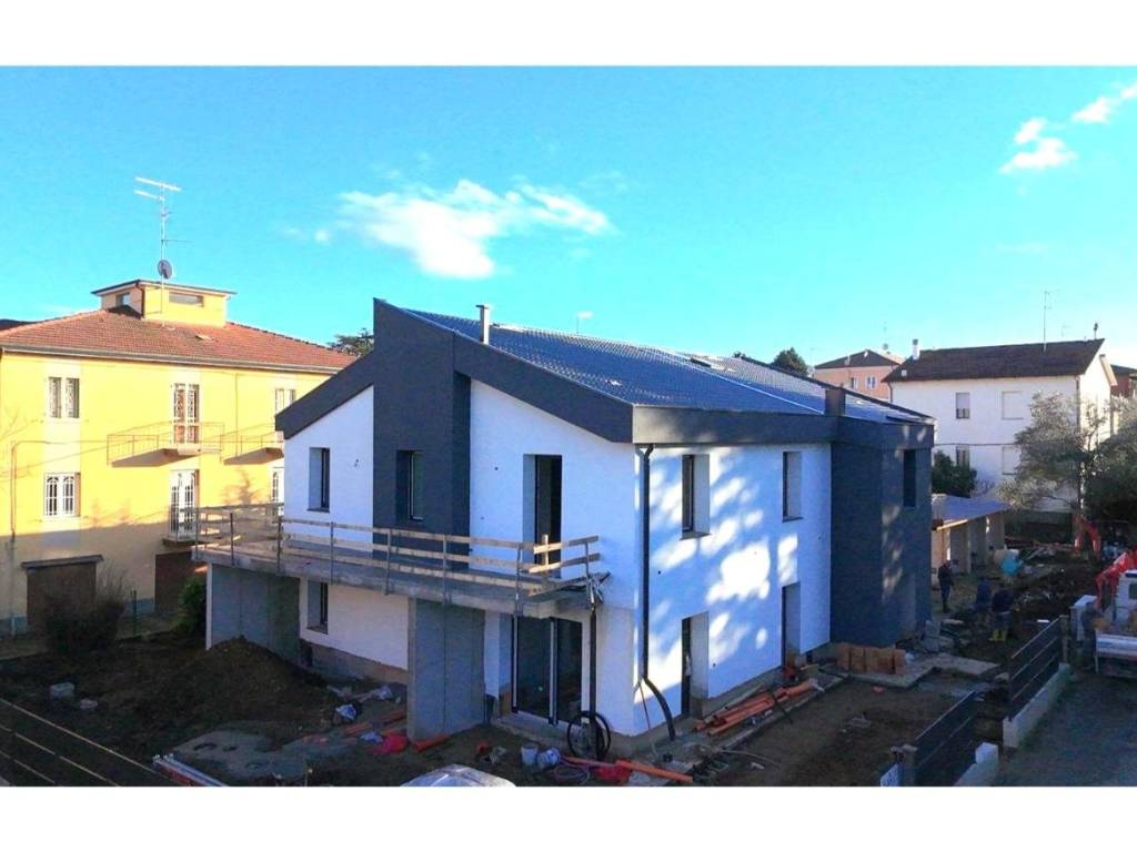 Appartamento a Castel san pietro terme in Via Giacomo Leopardi, 18 - Foto 2
