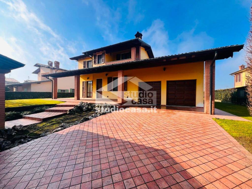 Villa a Campagnola cremasca in via MONTALE - Foto 2