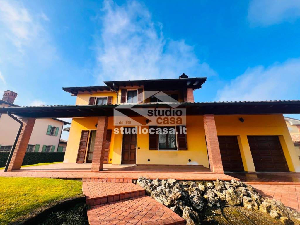 Villa a Campagnola cremasca in via MONTALE - Foto 3