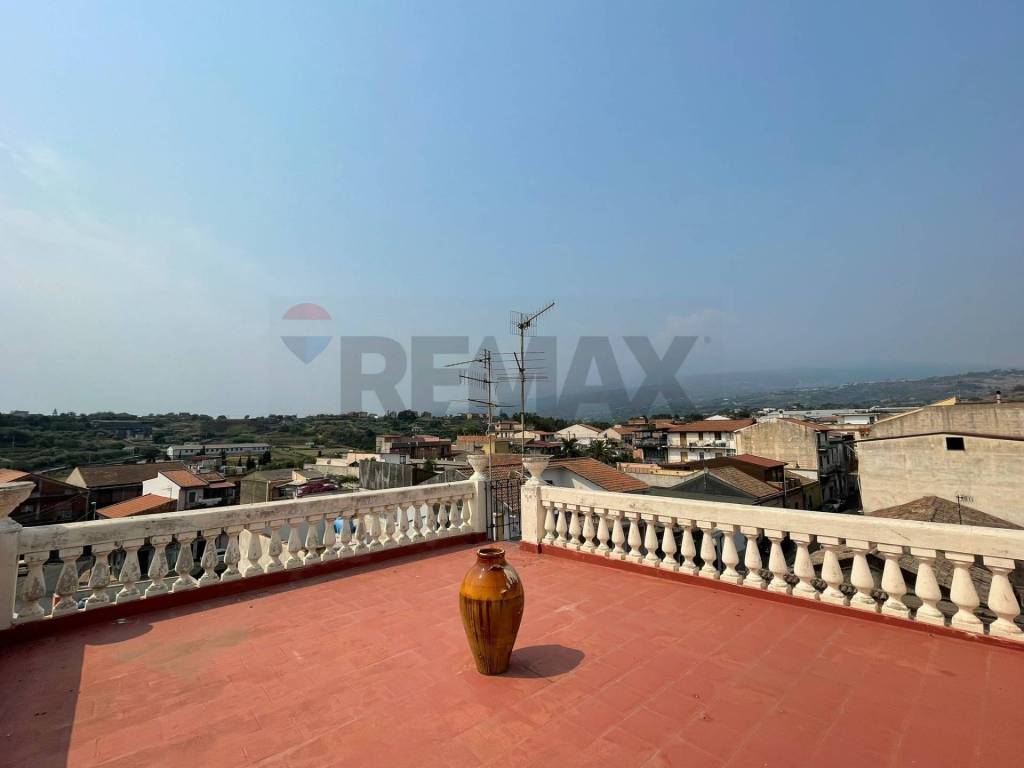 Casa indipendente a Calatabiano in via lapide nuova, 39 - Foto 2