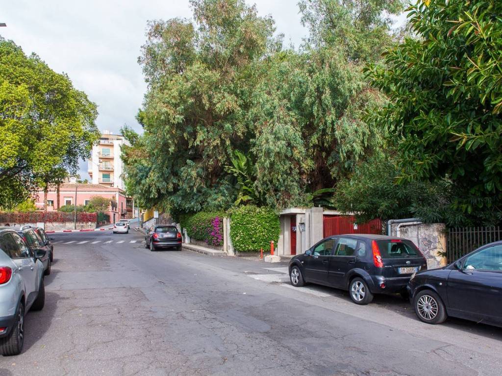 Appartamento a Catania in Via Santa Sofia, 38 - Foto 2