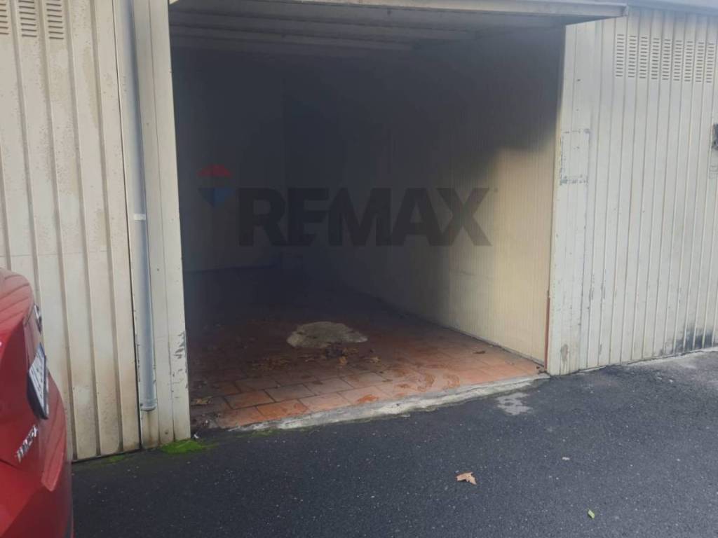 Box / garage a Catania in Via Ardizzone Gioeni, 3 - Foto 2