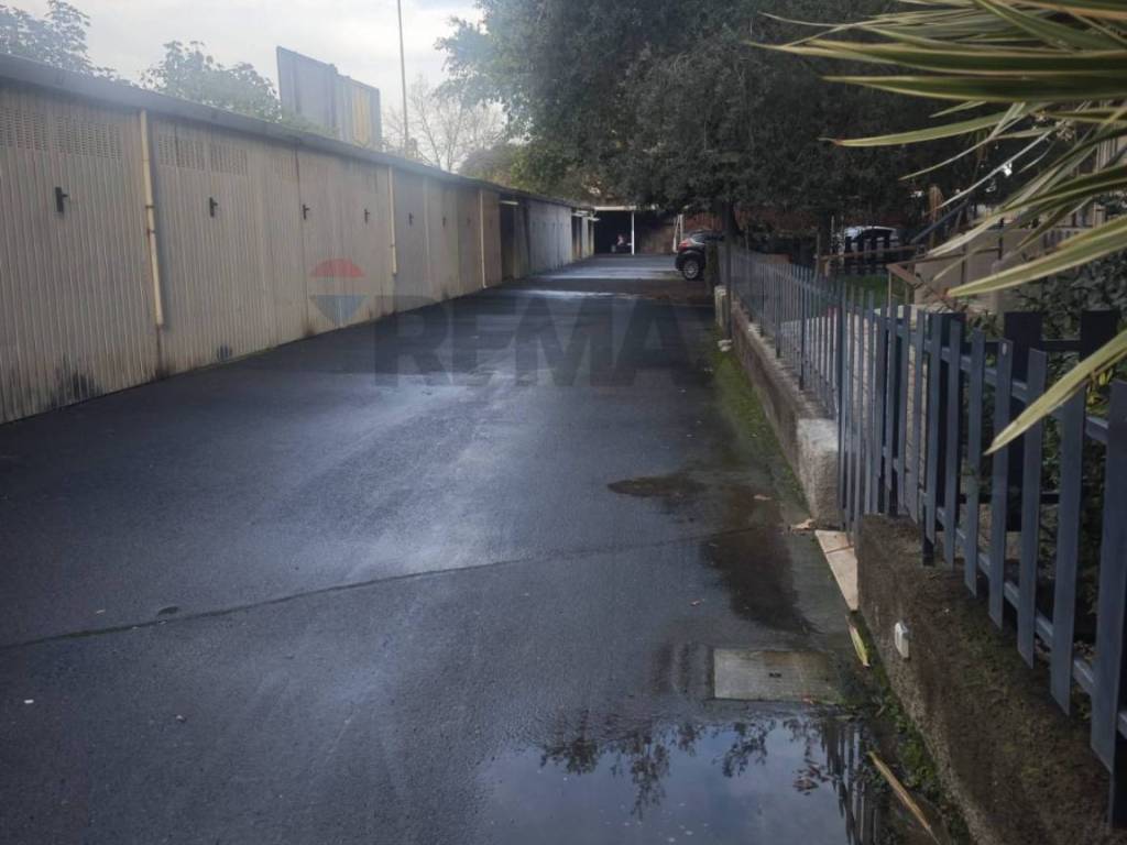 Box / garage a Catania in Via Ardizzone Gioeni, 3 - Foto 3