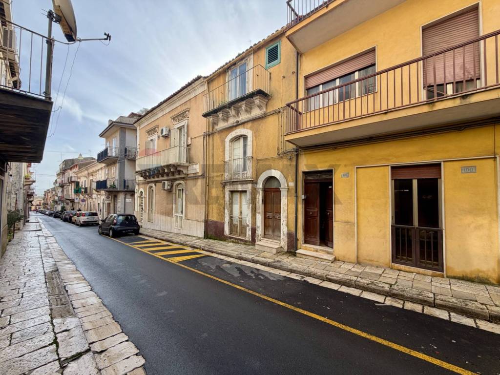Casa indipendente a Ragusa in Via Salvatore, 98 - Foto 2
