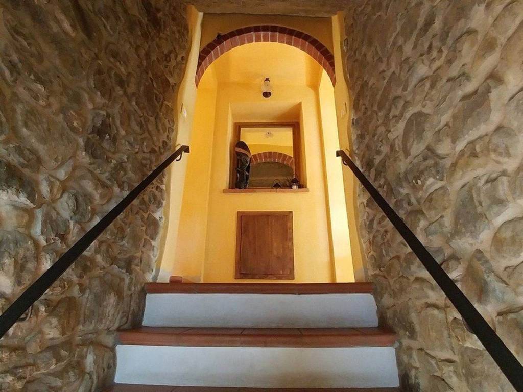Casa indipendente a Reggello in VIA D. ALIGHIERI, 5 - Foto 2