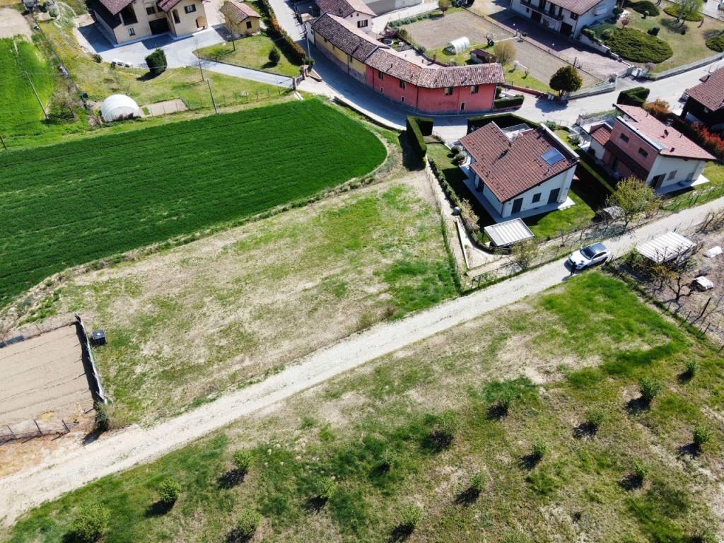 Terreno a Piobesi d'alba in Via Beppe Fenoglio, 2 - Foto 2