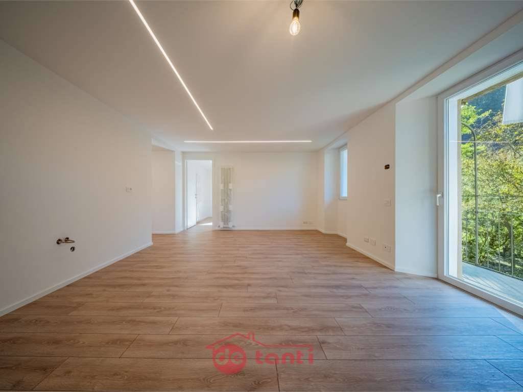Appartamento a Chiavenna in Via Rezia , 32 - Foto 2