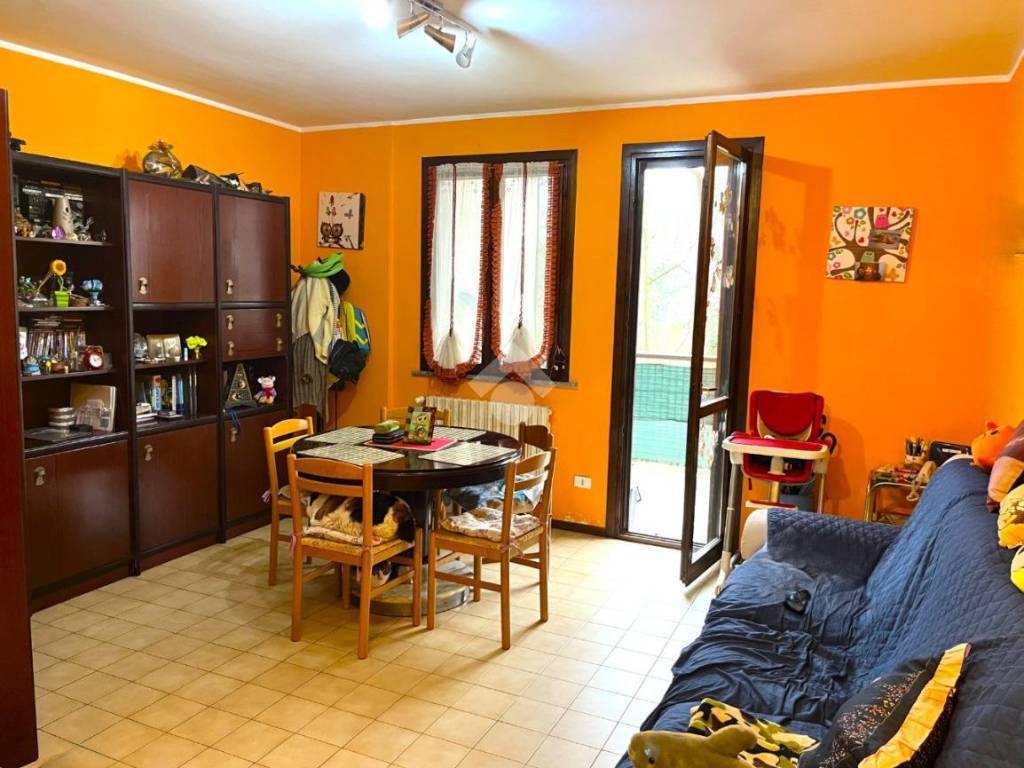 Appartamento a Albizzate in Via Luigi Taddei, 8 - Foto 2