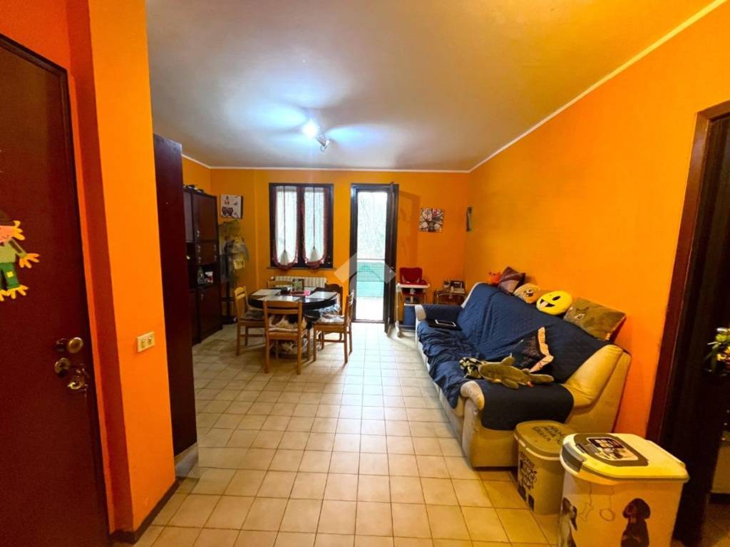 Appartamento a Albizzate in Via Luigi Taddei, 8 - Foto 3