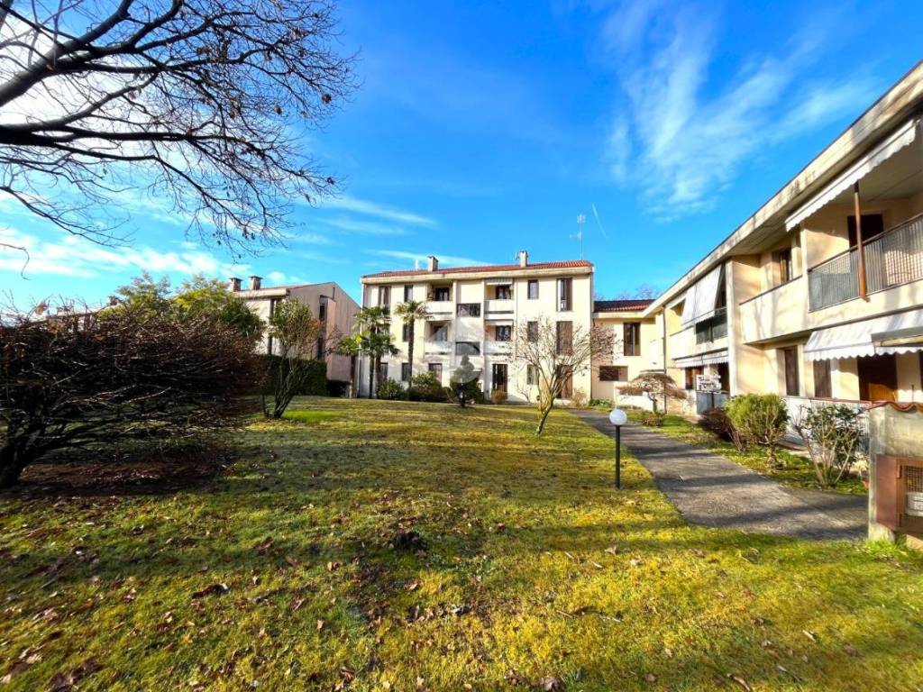 Appartamento a Albizzate in Via Luigi Taddei, 8 - Foto 5