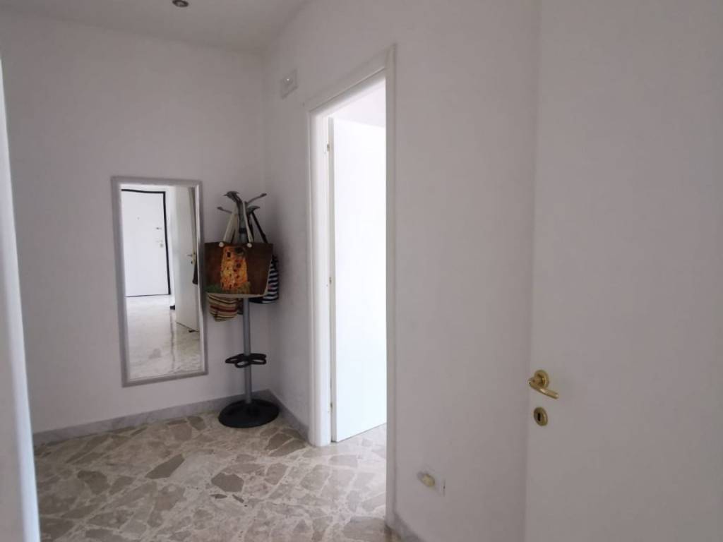 Appartamento a Taranto in Viale Magna Grecia, 59 - Foto 2