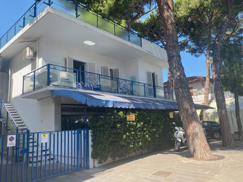 Villa a Riccione in Via Dante Alighieri - Foto 4