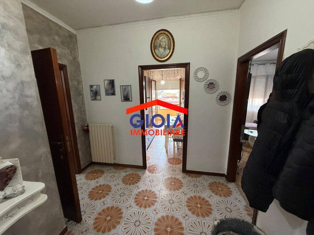 Appartamento a Mondragone in Via Pesaro, 22 - Foto 2