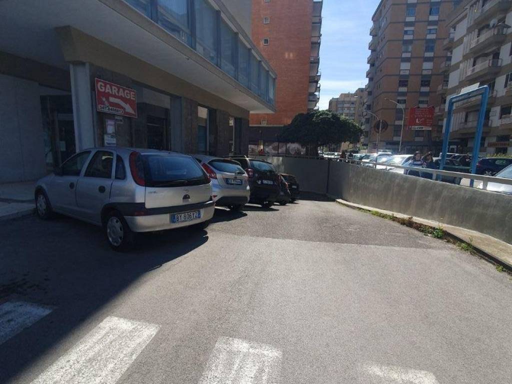 Box / garage a Taranto in Piazzale Bestat - Foto 4