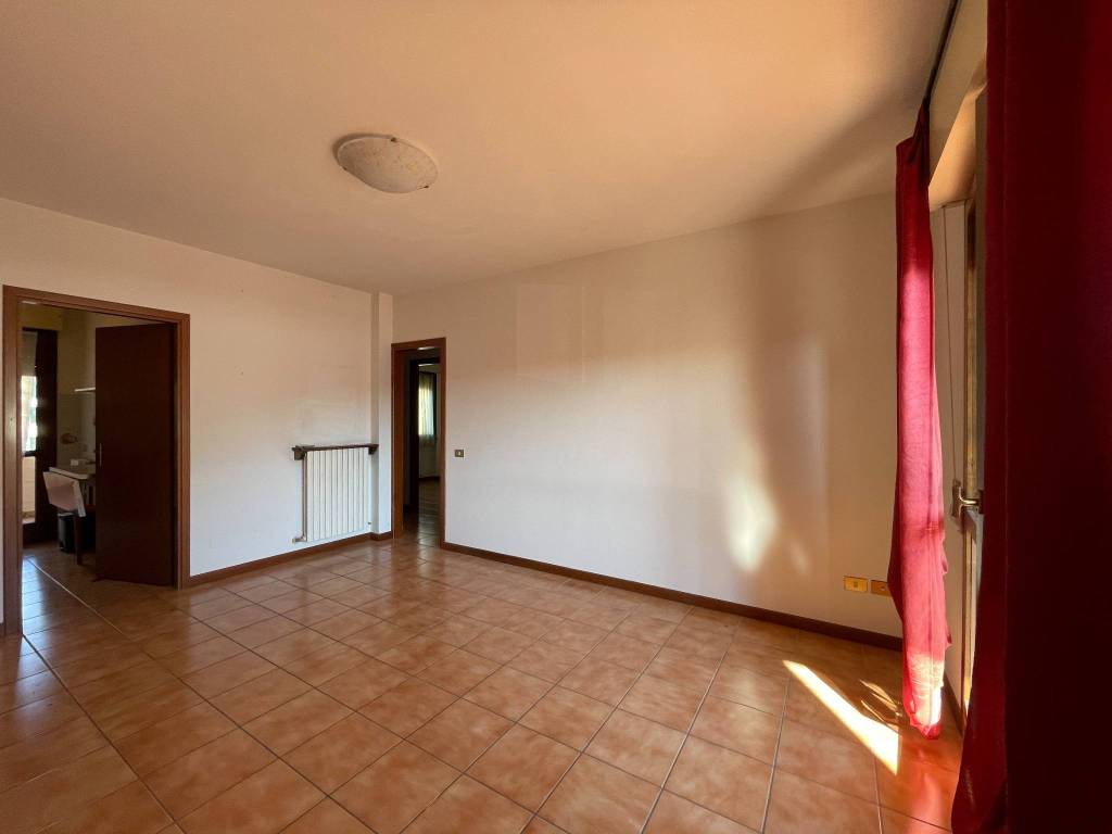 Appartamento a Pescia in Viale Giuseppe Garibaldi - Foto 2