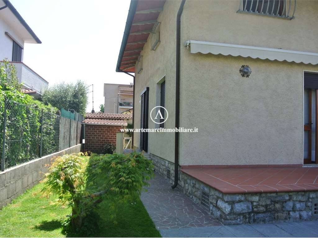 Villa a Pietrasanta in Via delle Erbe - Foto 2