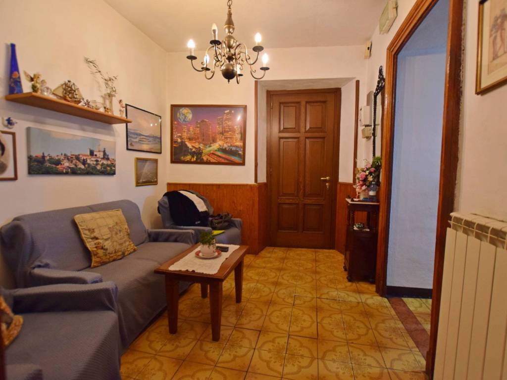 Appartamento a Mombasiglio in Via Bernardino Viglione, 48 - Foto 2
