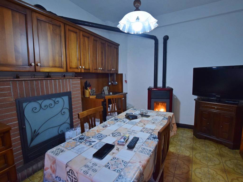 Appartamento a Mombasiglio in Via Bernardino Viglione, 48 - Foto 3