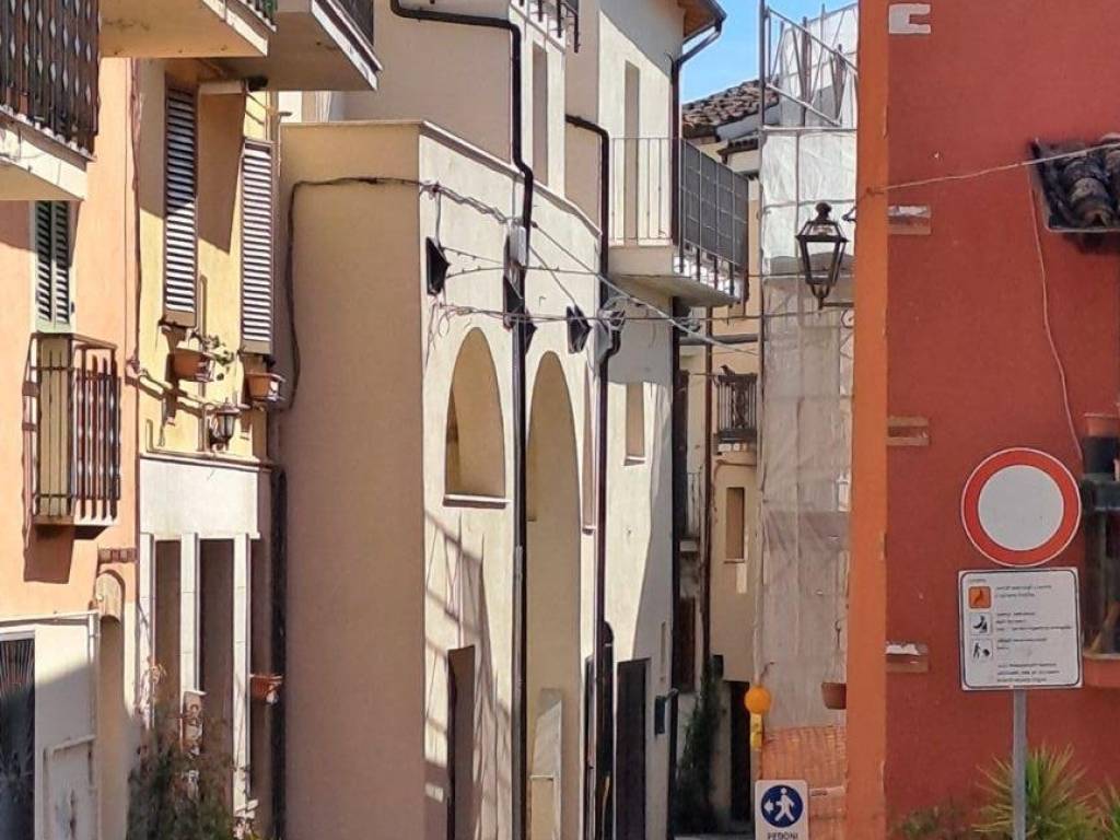Appartamento a Bisenti in Via Rampigno, 18 - Foto 2