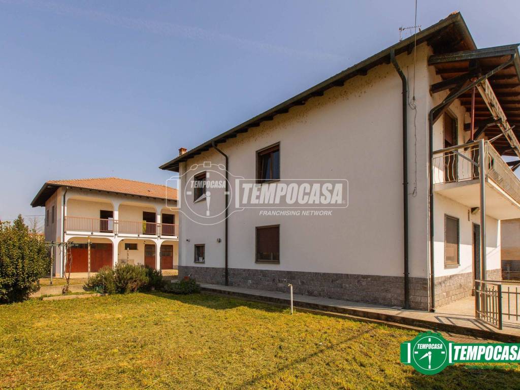 Villa a Momo in Via Molino Sotto 22 - Foto 2