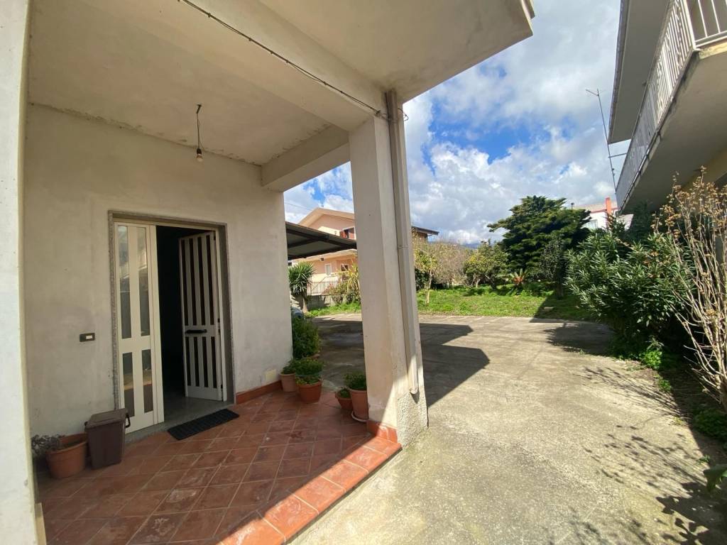 Casa indipendente a Lamezia terme in Via Salvatore Foderaro, 131 - Foto 4