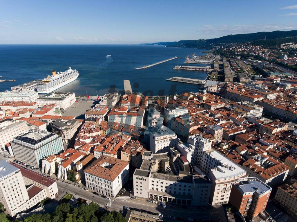 Palazzo / stabile a Trieste in Riva Gulli - Foto 2