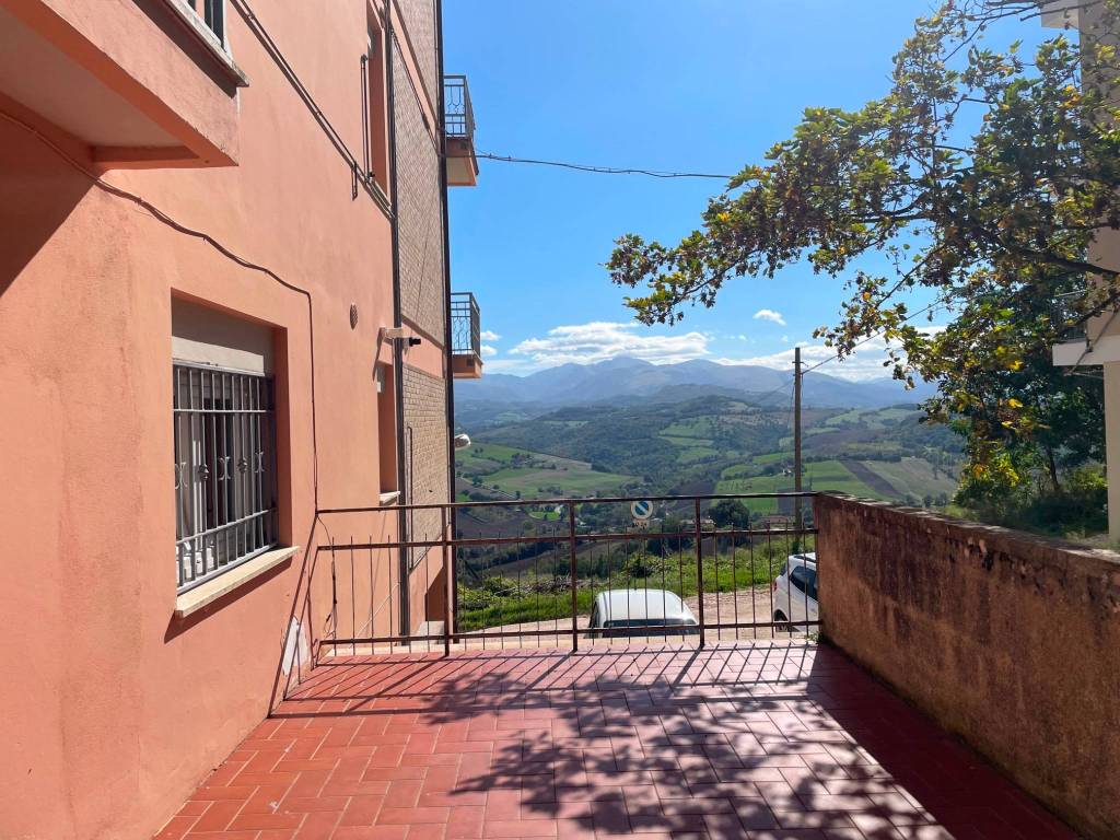 Appartamento a Camerino in Viale Giacomo Leopardi - Foto 2