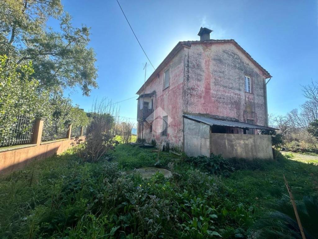 Casa indipendente a Sarzana in Viale XXV aprile, 27 - Foto 2