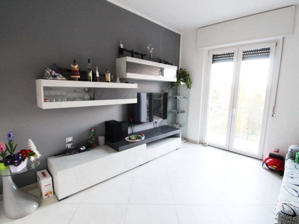 Appartamento a Gorla minore in Via Roma, 11 - Foto 2