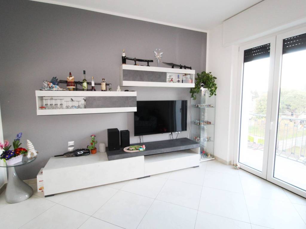 Appartamento a Gorla minore in Via Roma, 11 - Foto 3