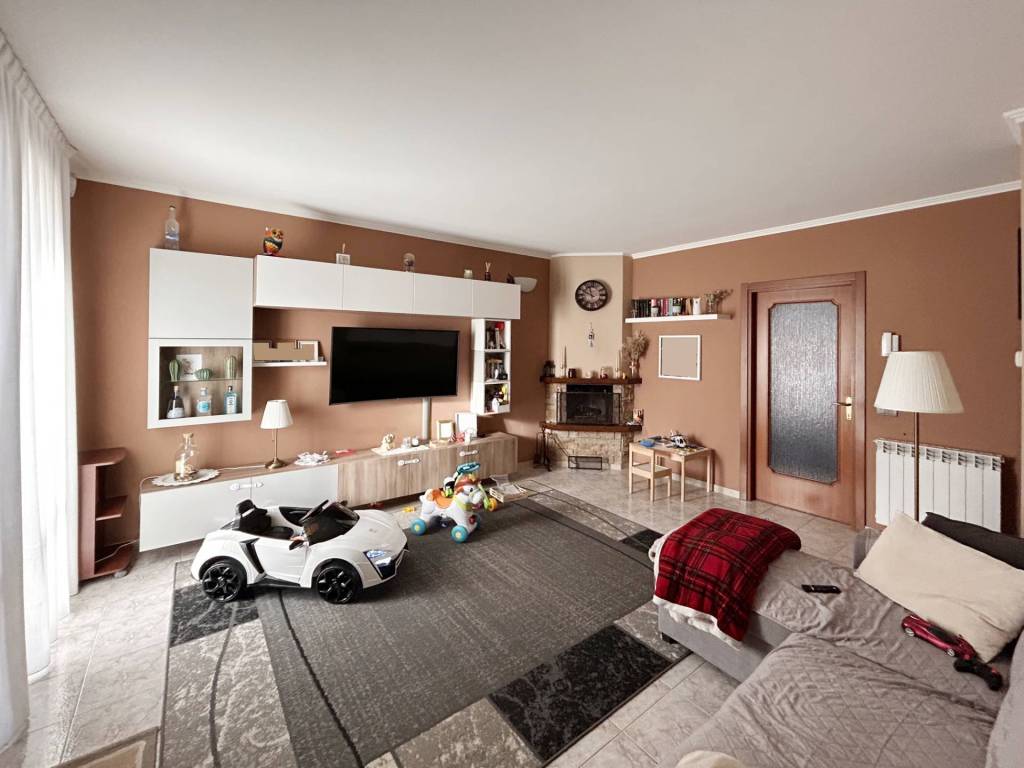 Villetta a schiera a Tradate in Via Monte Nevoso - Foto 2