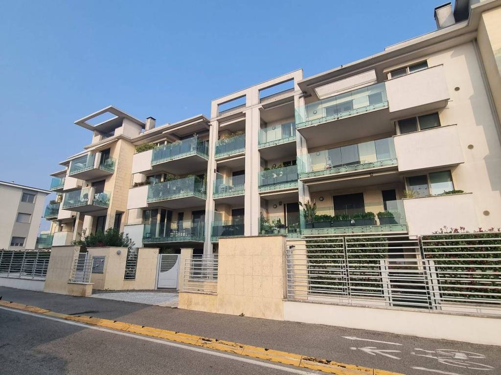 Appartamento a Lodi in Via Gianbattista Marchesi, 27 - Foto 2