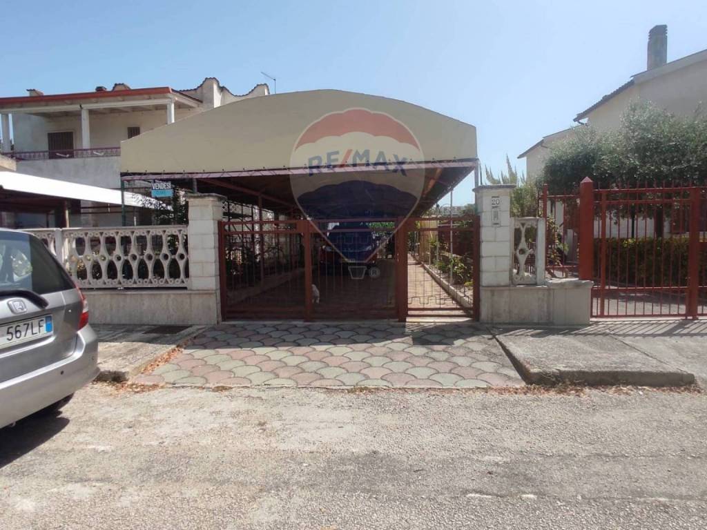 Appartamento a Manfredonia in Scalo dei Saraceni- Via delle Rose, 20 - Foto 2