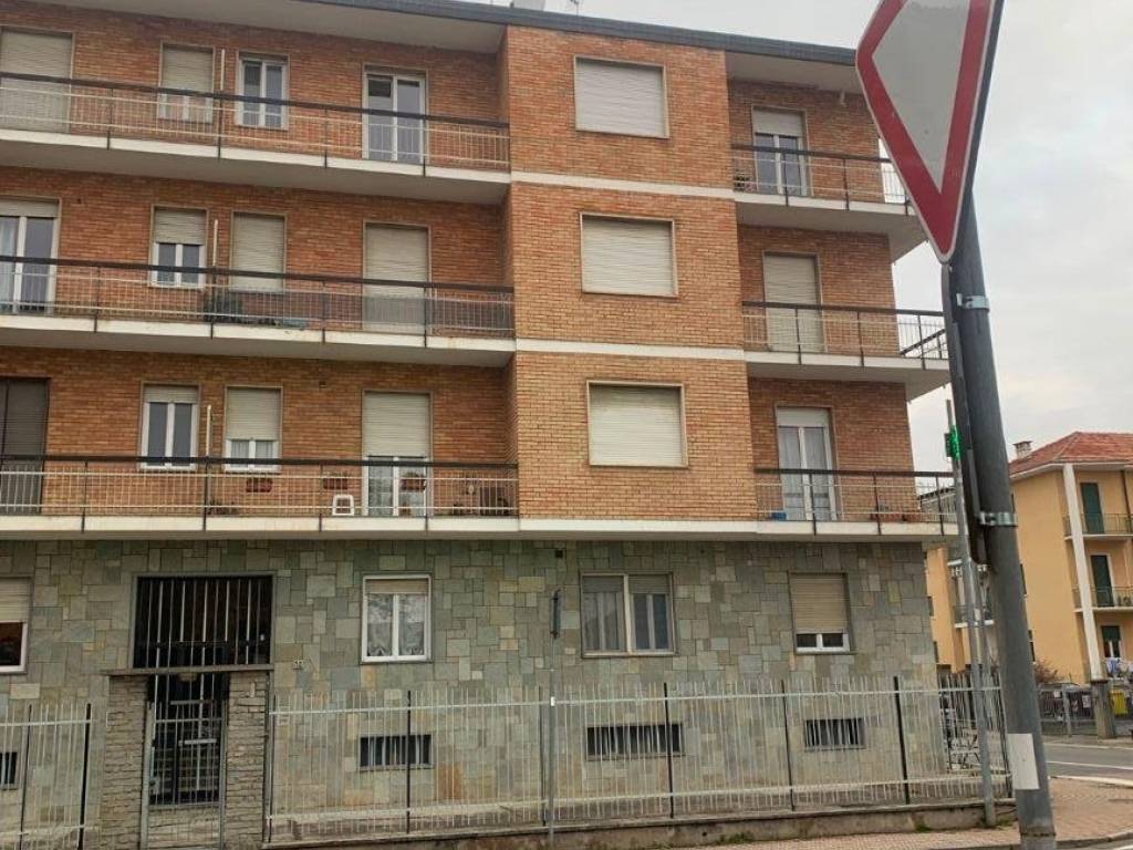 Appartamento a Ciriè in Via Robassomero, 34 - Foto 2