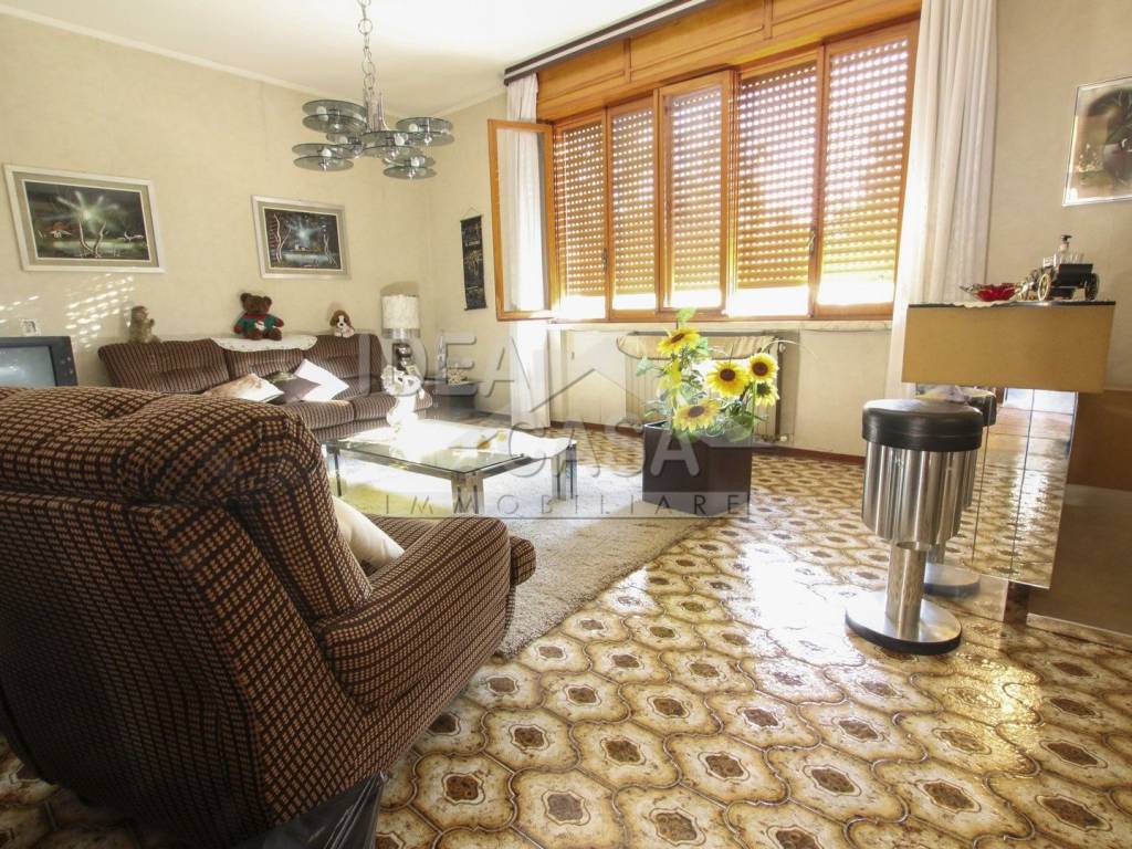 Villa a Mirandola in Via Donatori di Sangue, 3 - Foto 2
