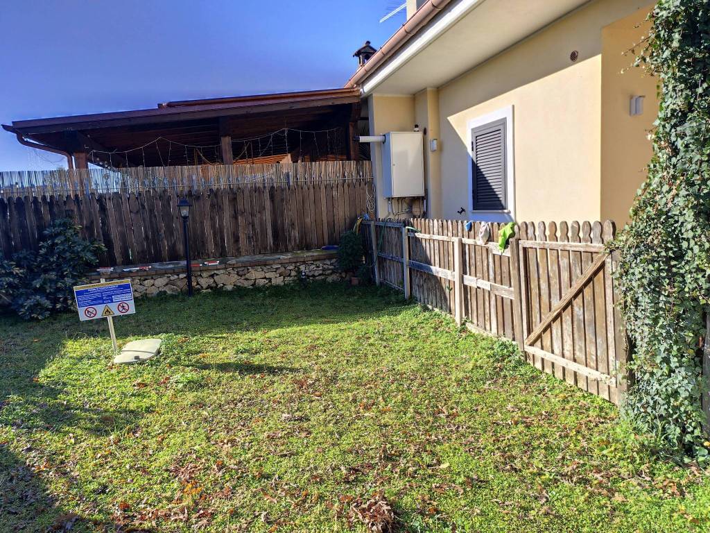 Villetta a schiera a Guidonia montecelio in Via Santo Stefano - Foto 5