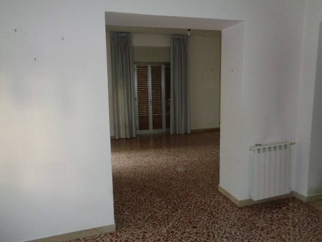 Appartamento a Caltanissetta in Viale Sicilia, 31 - Foto 4