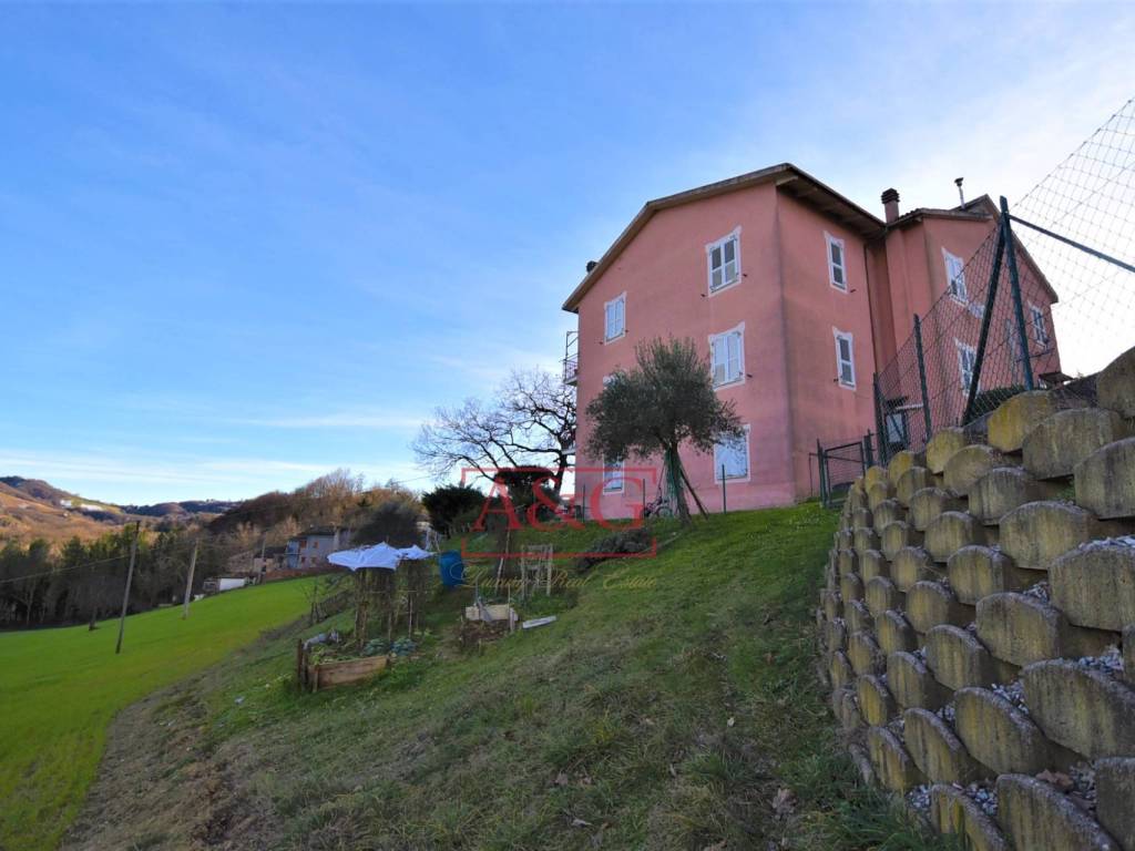 Casa indipendente a Sarnano in Contrada Cardagnano - Foto 5