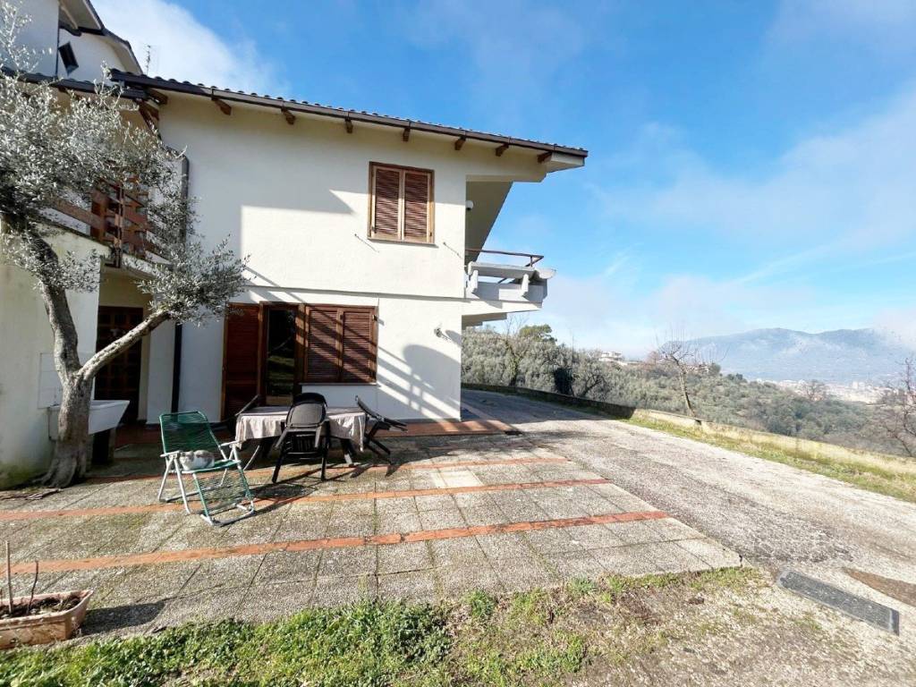 Villa a Terni in Strada delle Querce - Foto 2