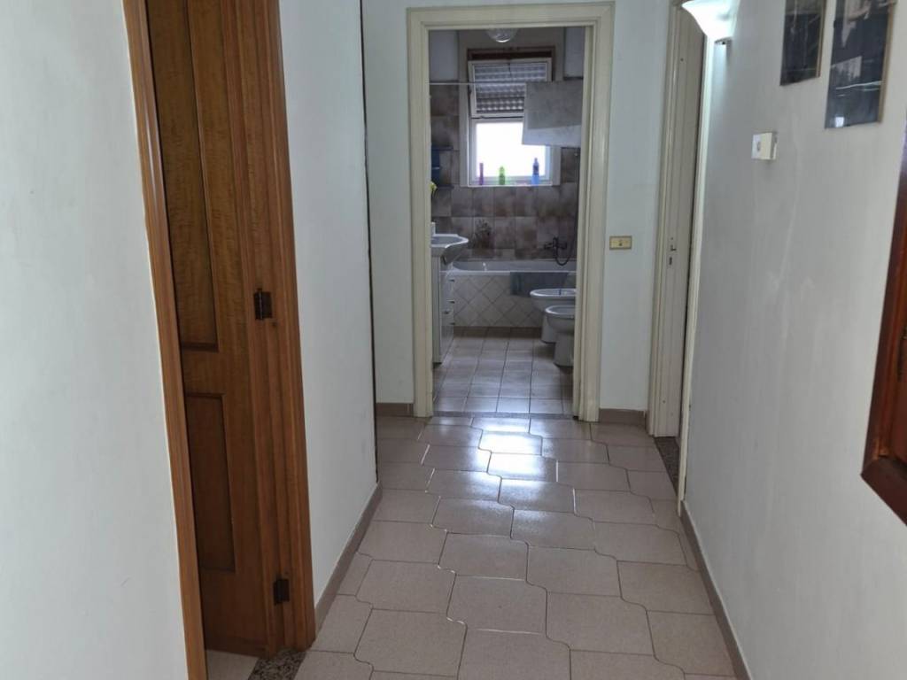 Palazzo / stabile a Campi salentina in Via Pirelli, 128 - Foto 4