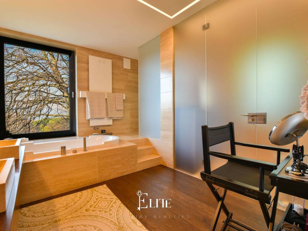 Villa a Buguggiate in Via 25 Aprile, 86 - Foto 3