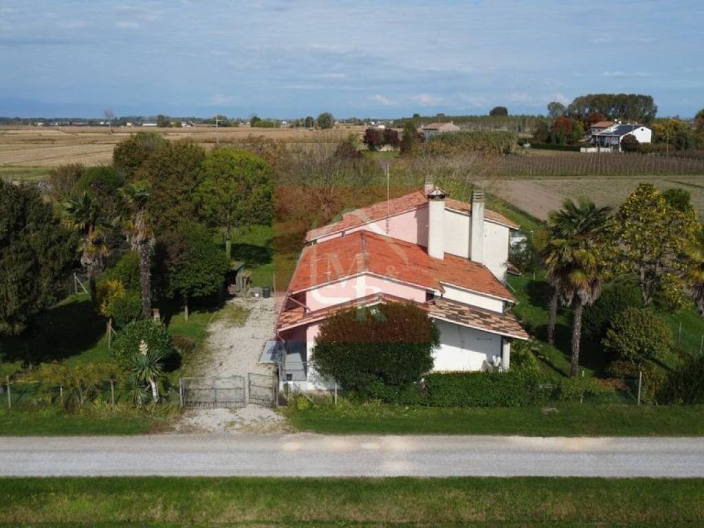 Casa indipendente a Latisana in Via Lignano Nord 12 - Foto 2