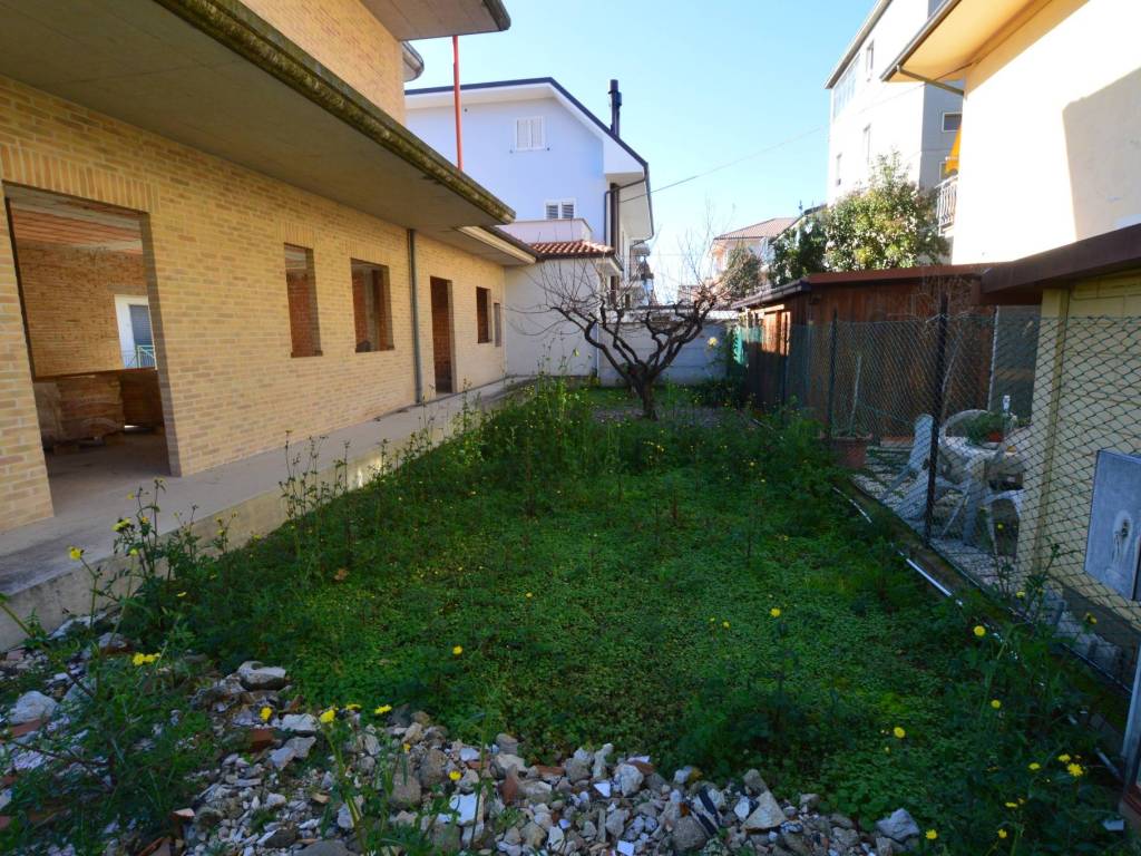 Casa indipendente a San benedetto del tronto in Via Val Sugana - Foto 4